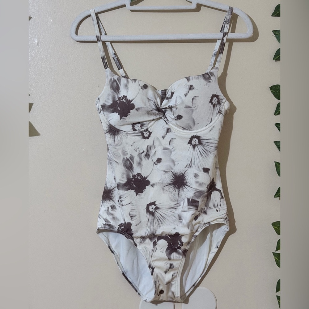 Vince Camuto Cream One-Piece Swimsuit with Brown Floral Print Size S (4) - Picture 2 of 8